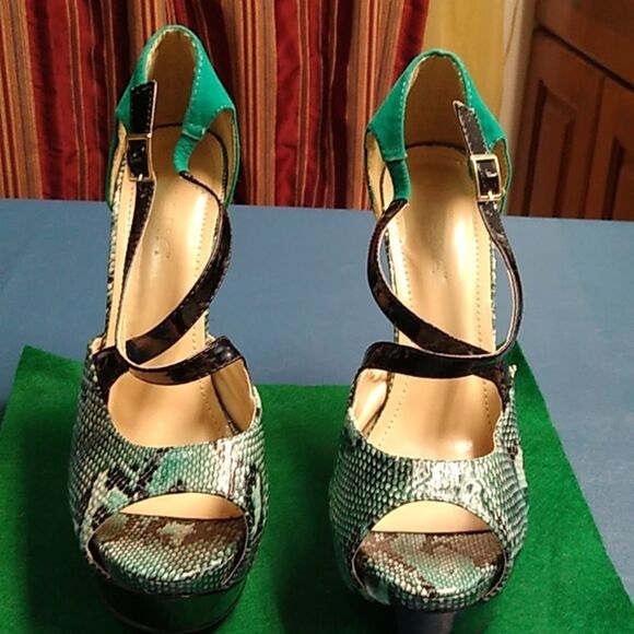 Serpent Print Platform Size 10 Black Crossed Strap Emerald Green Six Inch Heel - Picture 1 of 10